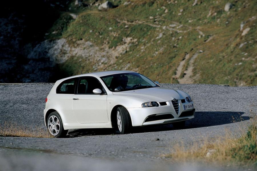  Alfa Romeo 147 GTA 2002 года  (фото 26 из 70)